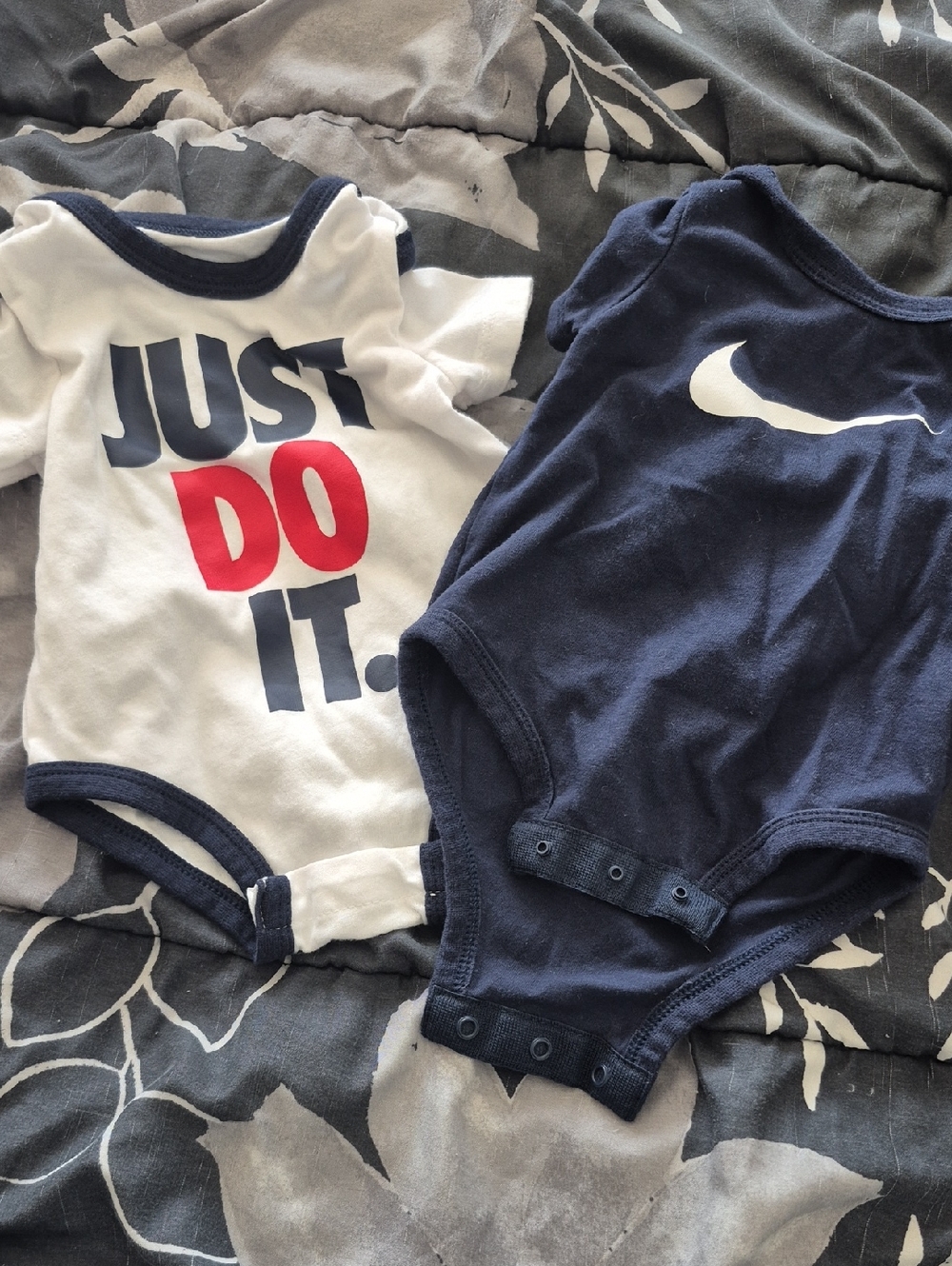 Nike Infant Bodysuit Set - Navy, White, Red Accent